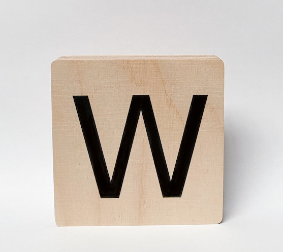 Houten letter MINIMOU W